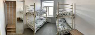 Хостелы Good Rest Chemerivtsi Спальное место на двухъярусной кровати в общем номере для мужчин-3
